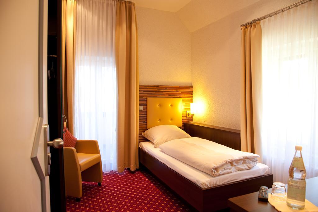 Hotel- Restaurant Poststuben Bensheim Værelse billede